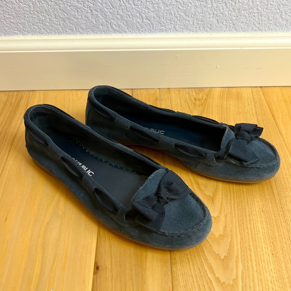 Banana Republic Shoes - Banana Republic suede flats, Size 7.5